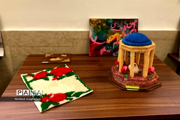 برگزاری نمایشگاه دست سازه‌های دانش‌آموزی در دبیرستان شهیده قزوینی منطقه ۱۳