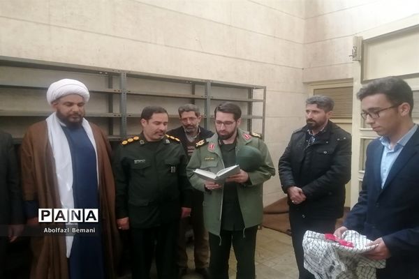 افتتاح نمایشگاه مدرسه انقلاب با حضور معاون وزیر آموزش و پرورش در دبیرستان شیخ صدوق قم