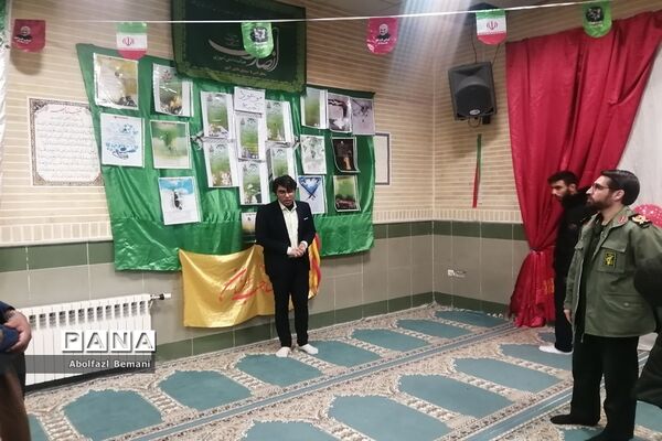 افتتاح نمایشگاه مدرسه انقلاب با حضور معاون وزیر آموزش و پرورش در دبیرستان شیخ صدوق قم