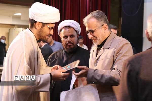مراسم سراسر ی اجلاس نماز شهرستان قدس درسالن فرهنگ و هنر