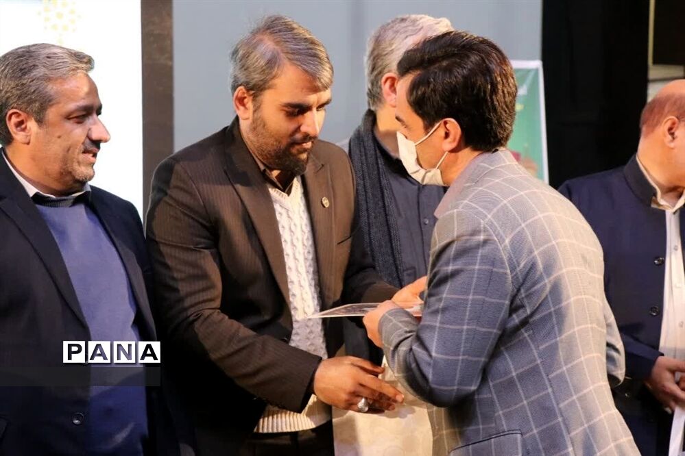 مراسم سراسر ی اجلاس نماز شهرستان قدس درسالن فرهنگ و هنر