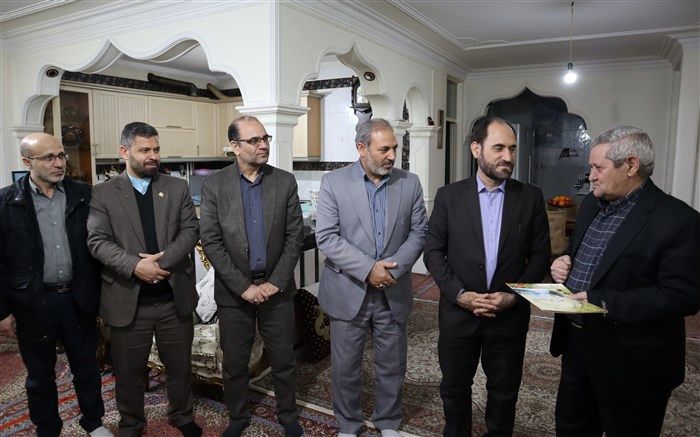 دیدار مدیرکل آموزش و پرورش اردبیل با رزمنده فرهنگی بازنشسته