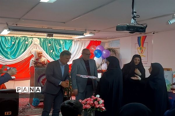 افتتاح نمایشگاه دستاوردهای دانش‌آموزی کانون‌های فرهنگی ناحیه‌2 زنجان