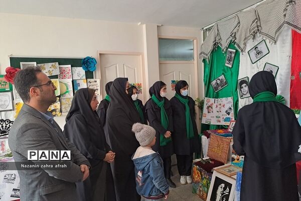 تقدیر از دانش‌آموزان فعال در برپایی مدرسه انقلاب  هنرستان نوین‌آفرین رودهن