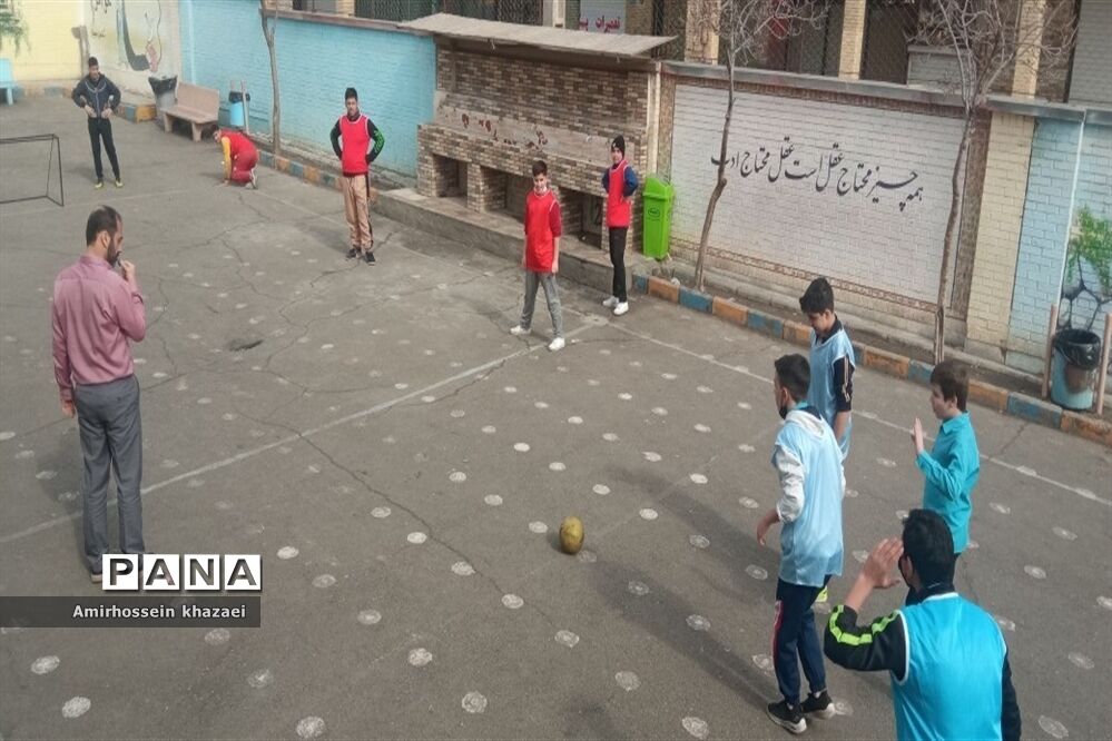 برگزاری مسابقات فوتبال در مدرسه خوارزمی ملارد