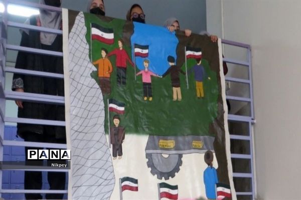 حضور فعال دانش‌آموزان دبیرستان شاهد حجاب منطقه ۱۳ در مسابقات نقاشی همگانی