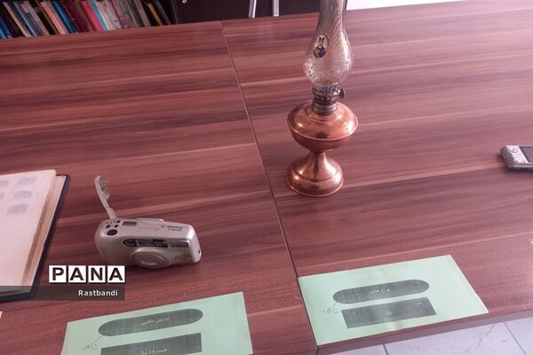 برگزاری نمایشگاه نمادین آثار باستانی در دبیرستان فرهنگ عرفان منطقه ۱۳