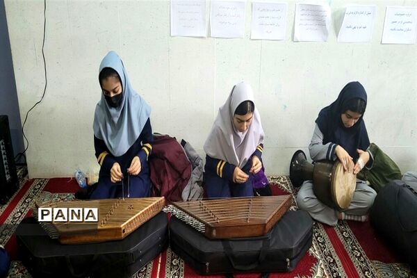 جشن مبعث و برپایی بازارچه دانش‌‌‌آموزی‌ مدرسه شایستگان ملارد