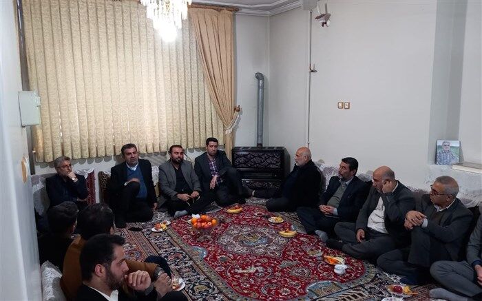 برگزاری جلسه نخبگان مازندران با موضوع آسیب‌شناسی وضعیت کارگران و بازنشستگان