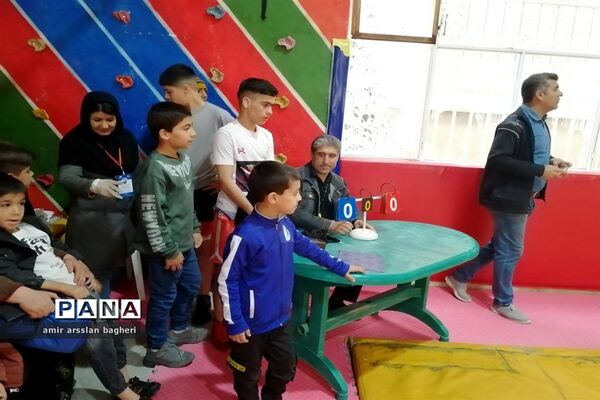 مسابقات کشتی آزاد و فرنگی دانش‌آموزی ناحیه 4 شیراز در رده سنی نونهالان