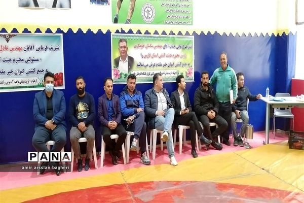 مسابقات کشتی آزاد و فرنگی دانش‌آموزی ناحیه 4 شیراز در رده سنی نونهالان