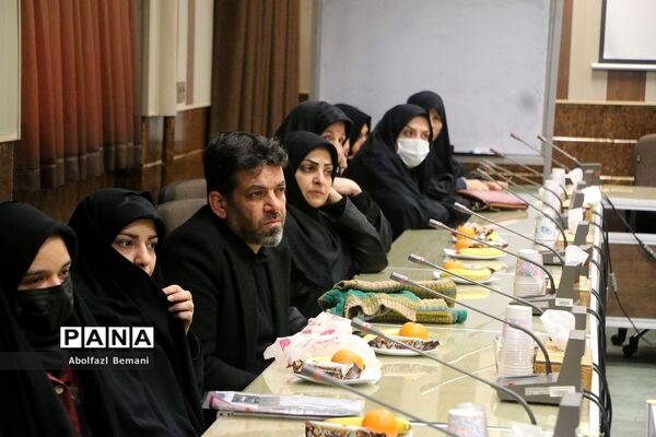 نشست صمیمانه وزیر آموزش و پرورش با خانواده‌های دانش‌آموزان آسیب دیده در قم