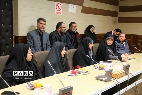 نشست صمیمانه وزیر آموزش و پرورش با خانواده‌های دانش‌آموزان آسیب دیده در قم