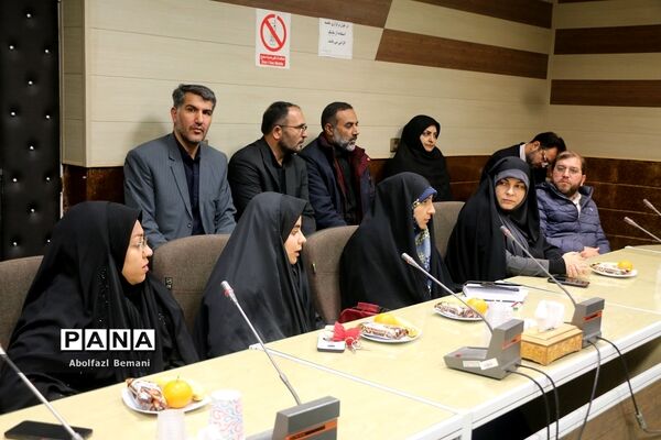 نشست صمیمانه وزیر آموزش و پرورش با خانواده‌های دانش‌آموزان آسیب دیده در قم