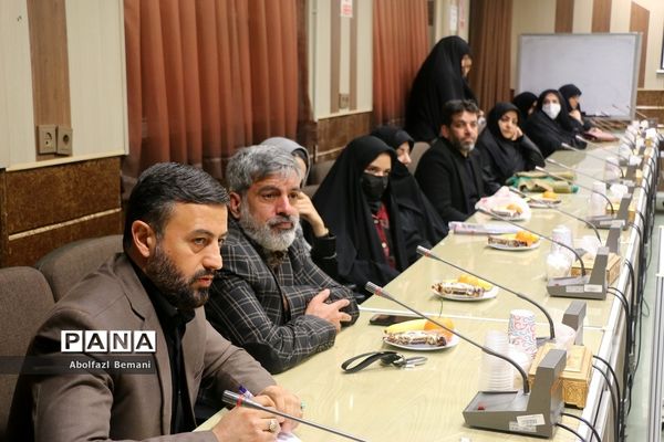 نشست صمیمانه وزیر آموزش و پرورش با خانواده‌های دانش‌آموزان آسیب دیده در قم