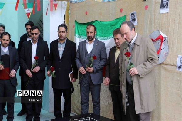 عطرافشانی و گلباران مزار شهید گمنام دانشگاه بیرجند