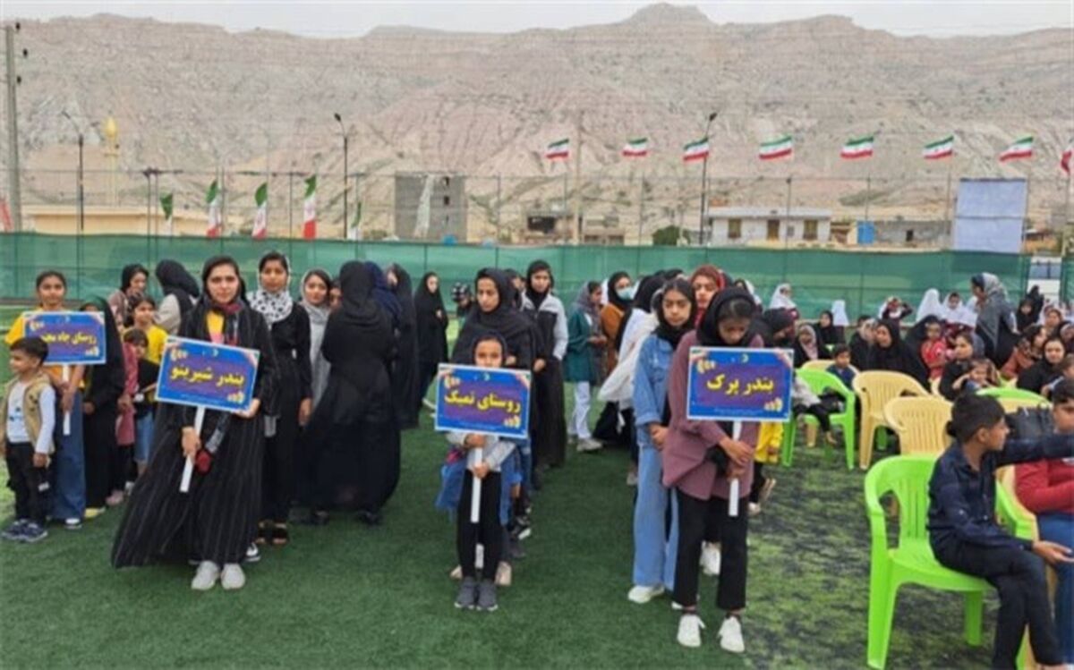 بازی‌های بومی و محلی در بندر شیرینو کنگان برگزار شد