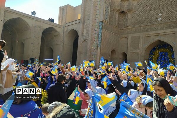 برگزاری جشن عزیزم حسین در ورامین با حضور دانش‌آموزان جوادآباد