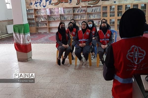 کارگاه آموزشی پیشگیری از بیماری‌های واگیر وغیر واگیر در بهارستان 2