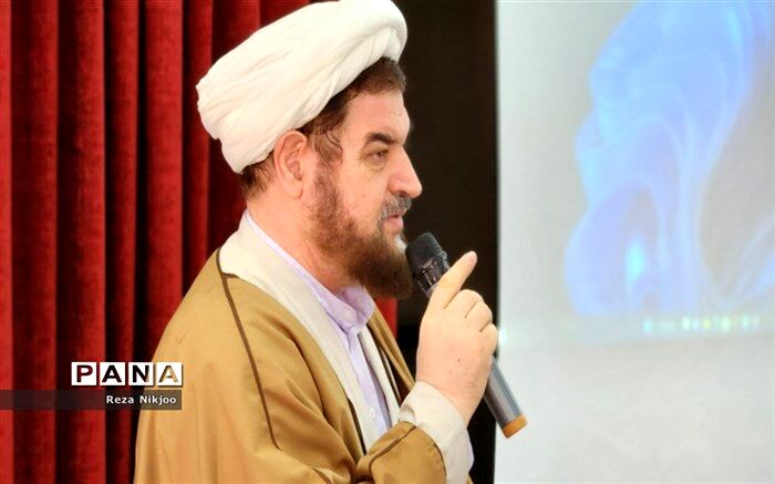 عدم وابستگی و خودکفایی، از دستاورد‌های مهم انقلاب اسلامی است