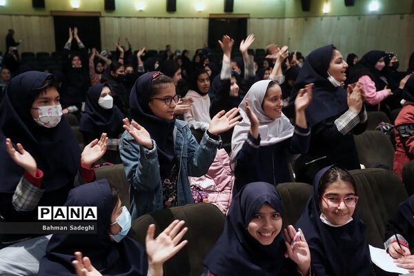 مراسم رونمایی از 10 مستند تلویزیونی خیرین مدرسه ساز شهر تهران
