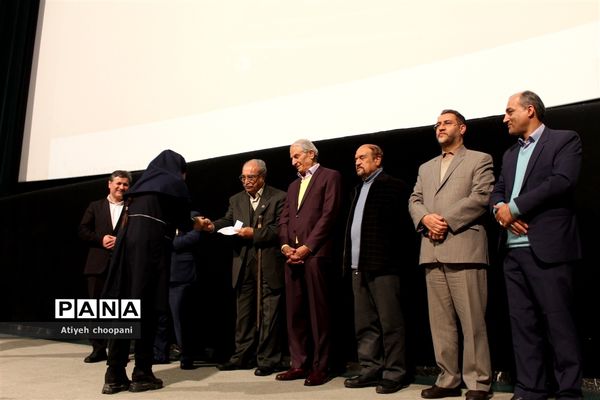 اکران ۱۰ مستند تلویزیونی خیرین مدرسه ساز شهر تهران