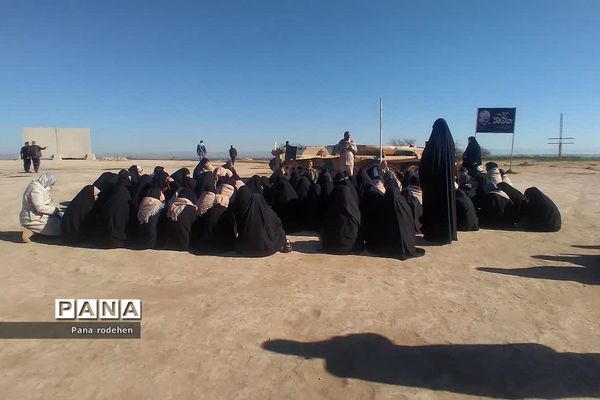 بازدید کاروان دختران دانش‌آموز از فتح‌المبین در اردوی راهیان نور