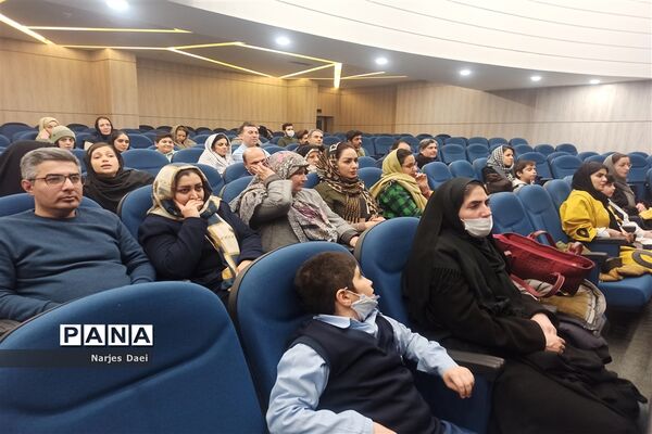 اختتامیه دهمین جشنواره فاخر در کارخانه نوآوری مشهد