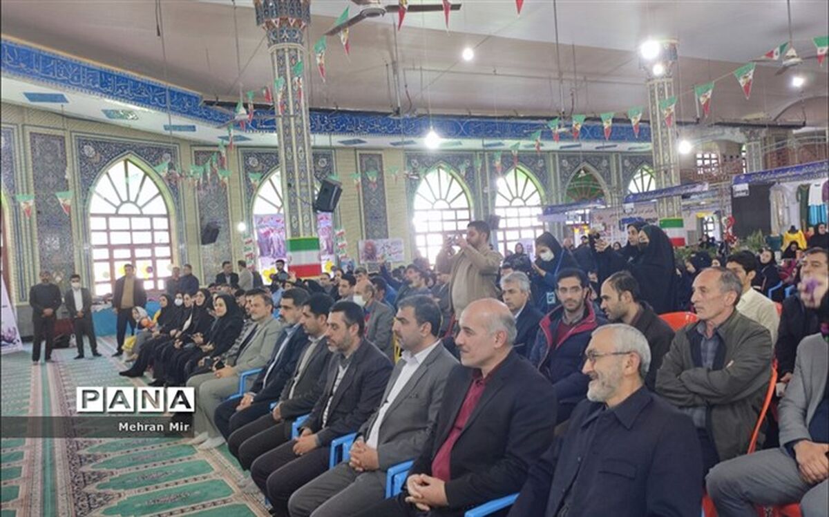 نمایشگاه هفته مشاغل در گلستان در هدایت تحصیلی دانش‌آموزان موثر است