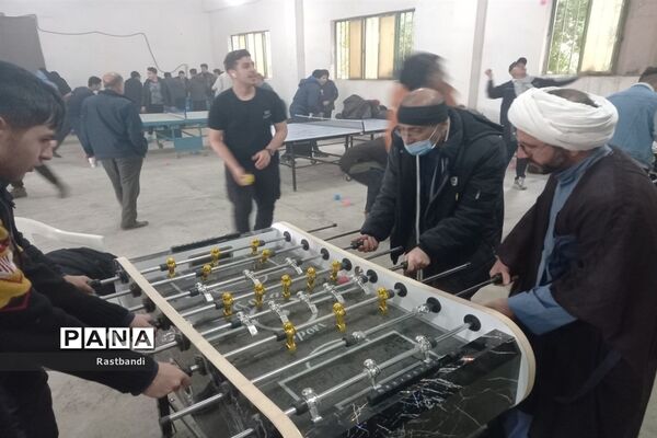 بازی و نشاط دانش‌آموزان در حاشیه اردوی راهیان نور