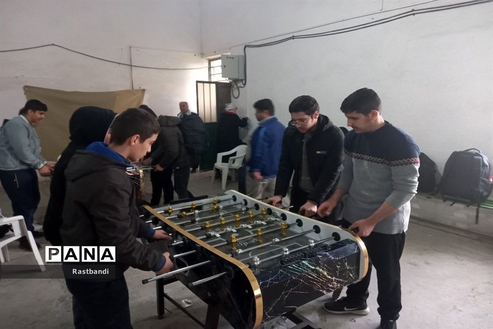 بازی و نشاط دانش‌آموزان در حاشیه اردوی راهیان نور