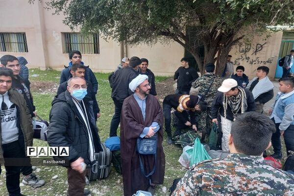 بازی و نشاط دانش‌آموزان در حاشیه اردوی راهیان نور