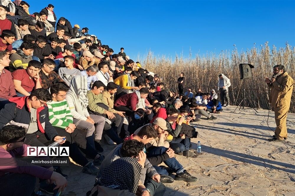 اردوی پیشرفت نورانی با حضور دانش‌آموزان مدارس سمپادی در نهر خین  خرمشهر
