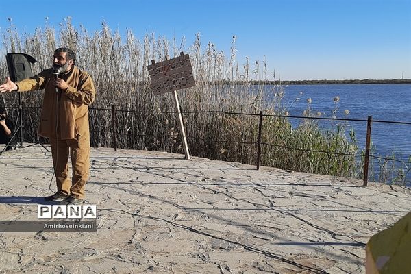 اردوی پیشرفت نورانی با حضور دانش‌آموزان مدارس سمپادی در نهر خین  خرمشهر