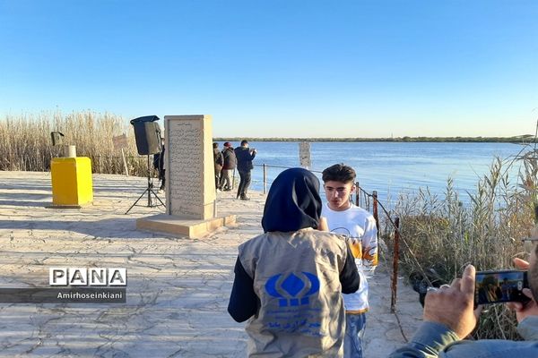 اردوی پیشرفت نورانی با حضور دانش‌آموزان مدارس سمپادی در نهر خین  خرمشهر