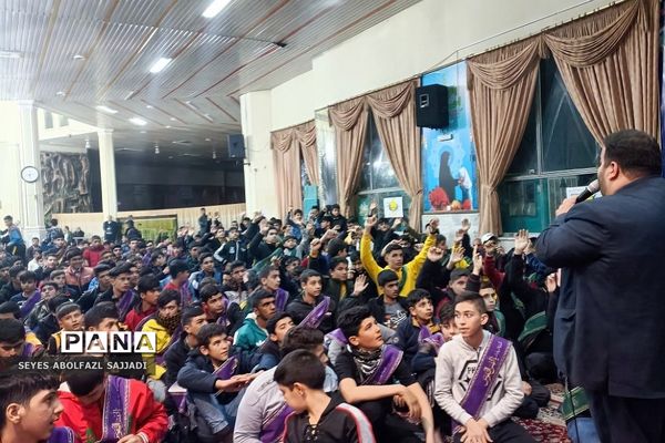 اولین روز از اردوی دانش‌آموزان زیارت اولی شهرستان‌های تهران