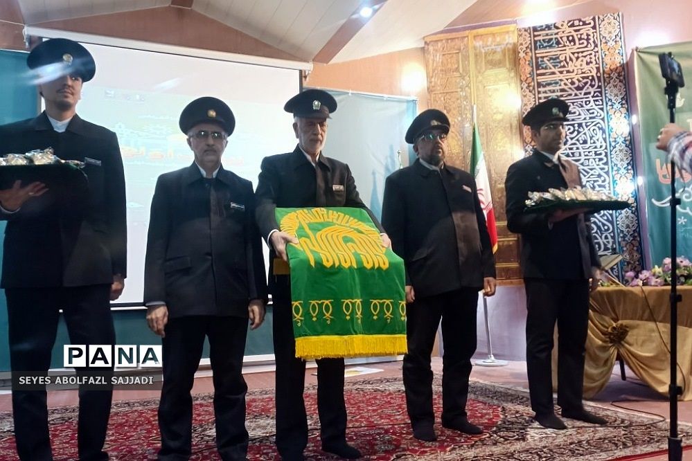 اولین روز از اردوی دانش‌آموزان زیارت اولی شهرستان‌های تهران