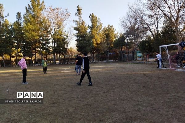 اولین روز از اردوی دانش‌آموزان زیارت اولی شهرستان‌های تهران