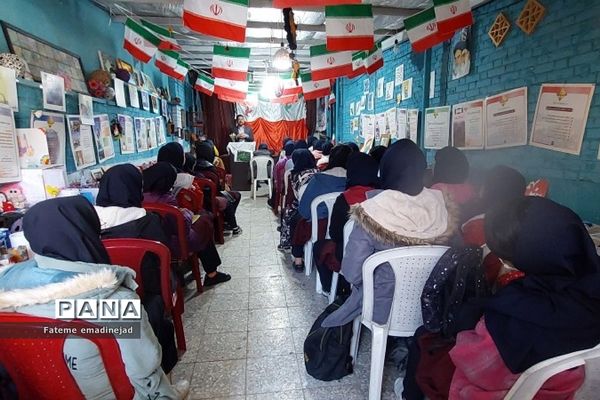 برگزاری جلسات پرسش و پاسخ اعتقادی و ملی در دبیرستان آزاده رودهن