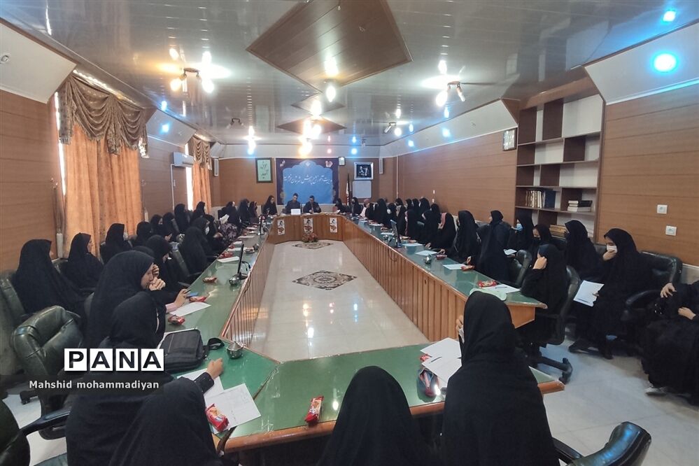 جلسه توجیهی مسابقات قرآن، عترت و نماز دانش‌آموزان برگزیده شهرستان خرّم بید