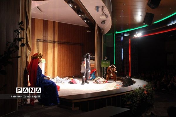 نمایش موزیکال و شاد شهر عروسک‌ها