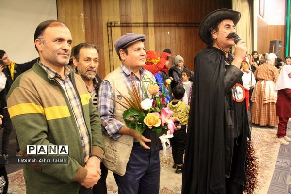 نمایش موزیکال و شاد شهر عروسک‌ها