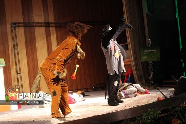 نمایش موزیکال و شاد شهر عروسک‌ها