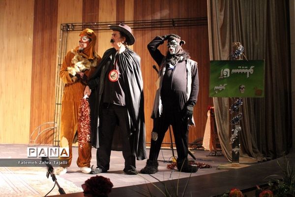 نمایش موزیکال و شاد شهر عروسک‌ها