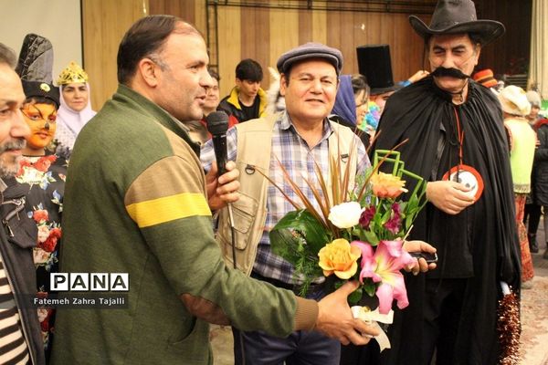 نمایش موزیکال و شاد شهر عروسک‌ها