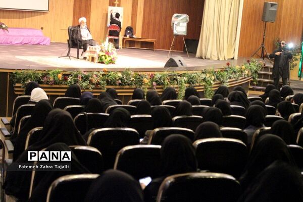 همایش فرهنگیان انقلابی استان سمنان
