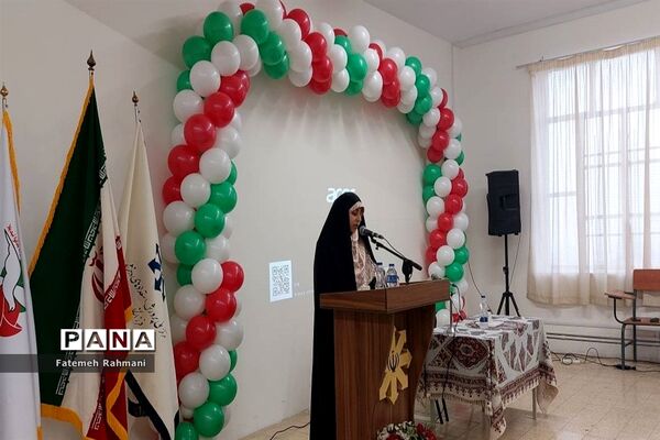 برگزاری یادواره  شهدا در دبیرستان فرزانگان ۸