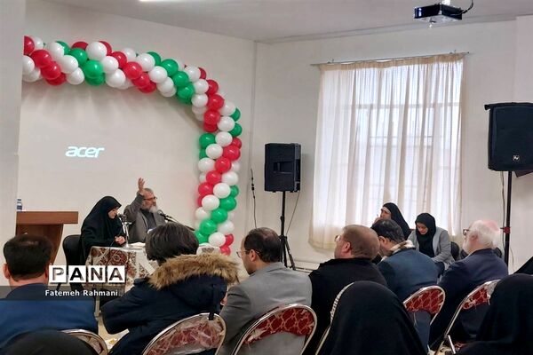 برگزاری یادواره  شهدا در دبیرستان فرزانگان ۸
