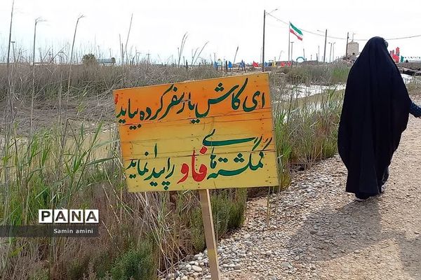 دانش‌آموزان دختر رودهن در اردوی راهیان نور