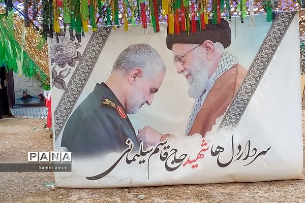 دانش‌آموزان دختر رودهن در اردوی راهیان نور